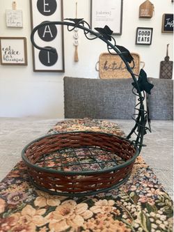 Rustic farmhouse fruit/bread basket