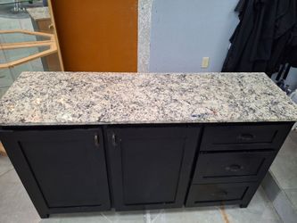 Furniture/Beauty