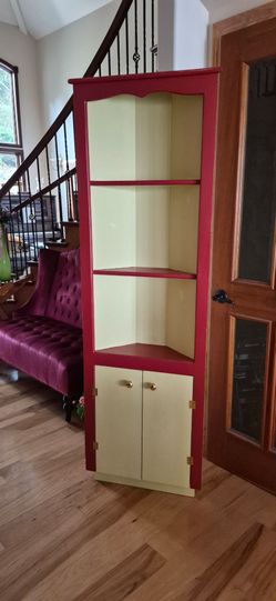 CORNER CABINET