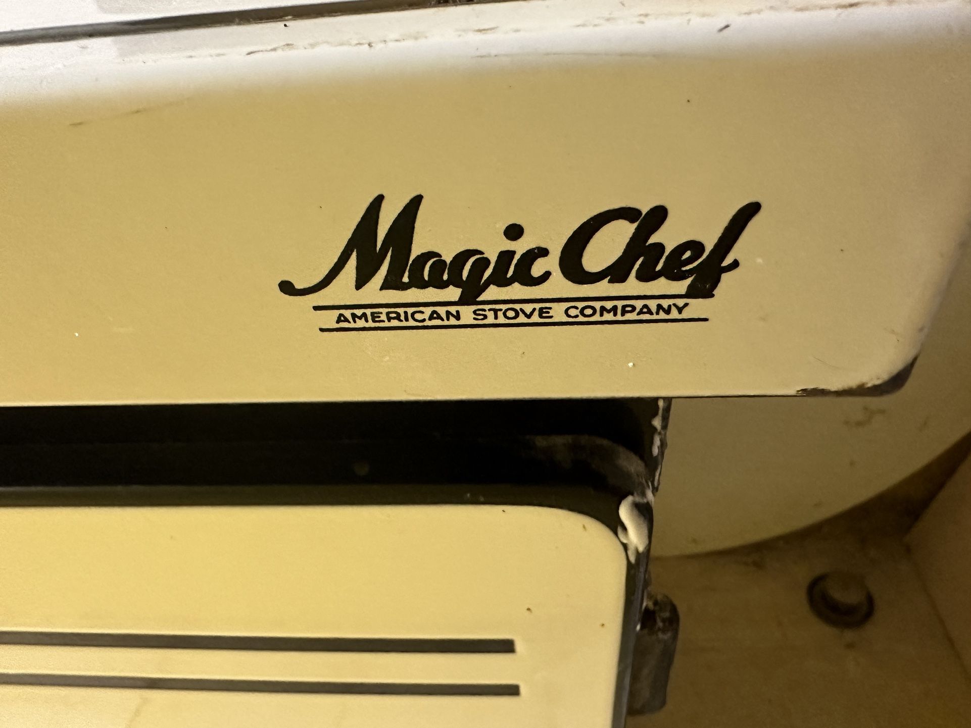 Gas Stove . Magic Chef American Stove