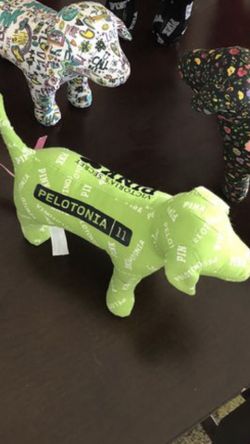 pelatonia 11 Victoria’s Secret dog ( Rare)