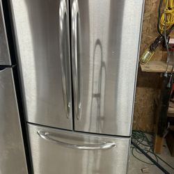 REFRIGERATOR 