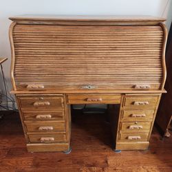 Roll top desk