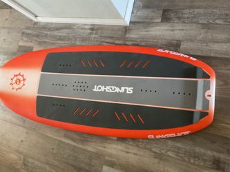 Slingshot kite board with lift foil