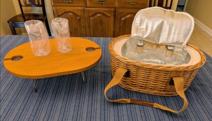 Wicker Picnic Basket Set with Folding Table