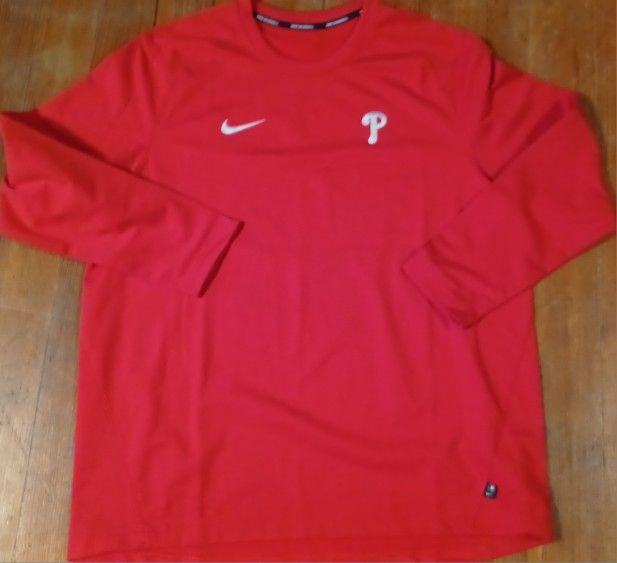 Philadelphia Phillies Nike Men's Size Xlarge Long Sleeve shirt Baseball