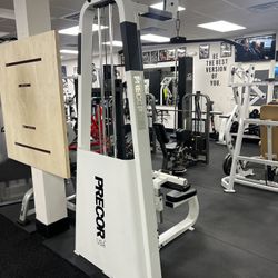 Precor Lat Pull-down Machine 