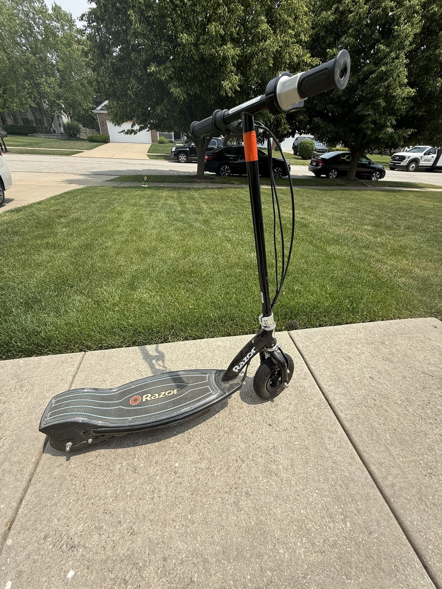 Razor E100 Glow Electric Scooter