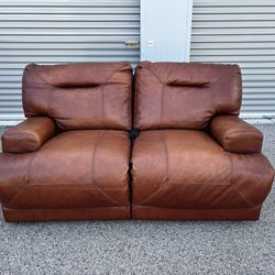 Beautiful Brown Leather Electric Recliner Loveseat! ***Free Delivery***