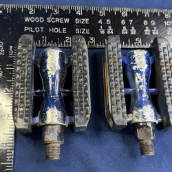 Used Bike Pedals Pair Platform Style w/ Reflectors Black Metal