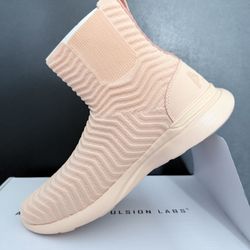 APL WOMENS TECHBLOOM CHELSEA FADED PEACH 8.5 NEW IN BOX 