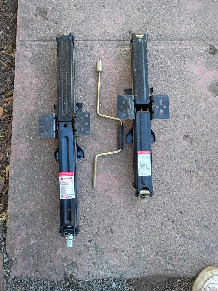 RV Scissor stabilizer Jacks