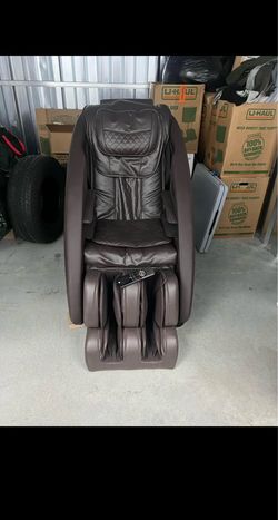 Ji Zero Gravity Full Body Massage Chair – Excellent Condition