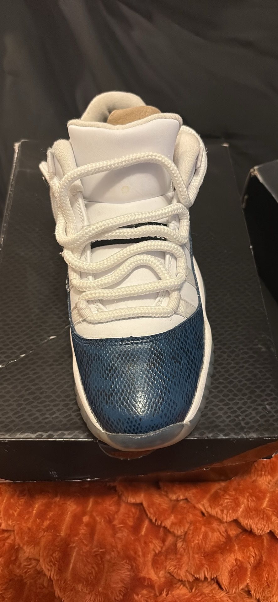 Jordan 11 Low Blue snakeskin