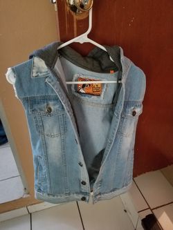 New sleeveless jean jacket with hoodie