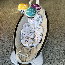 4 moms mamaroo with infant insert