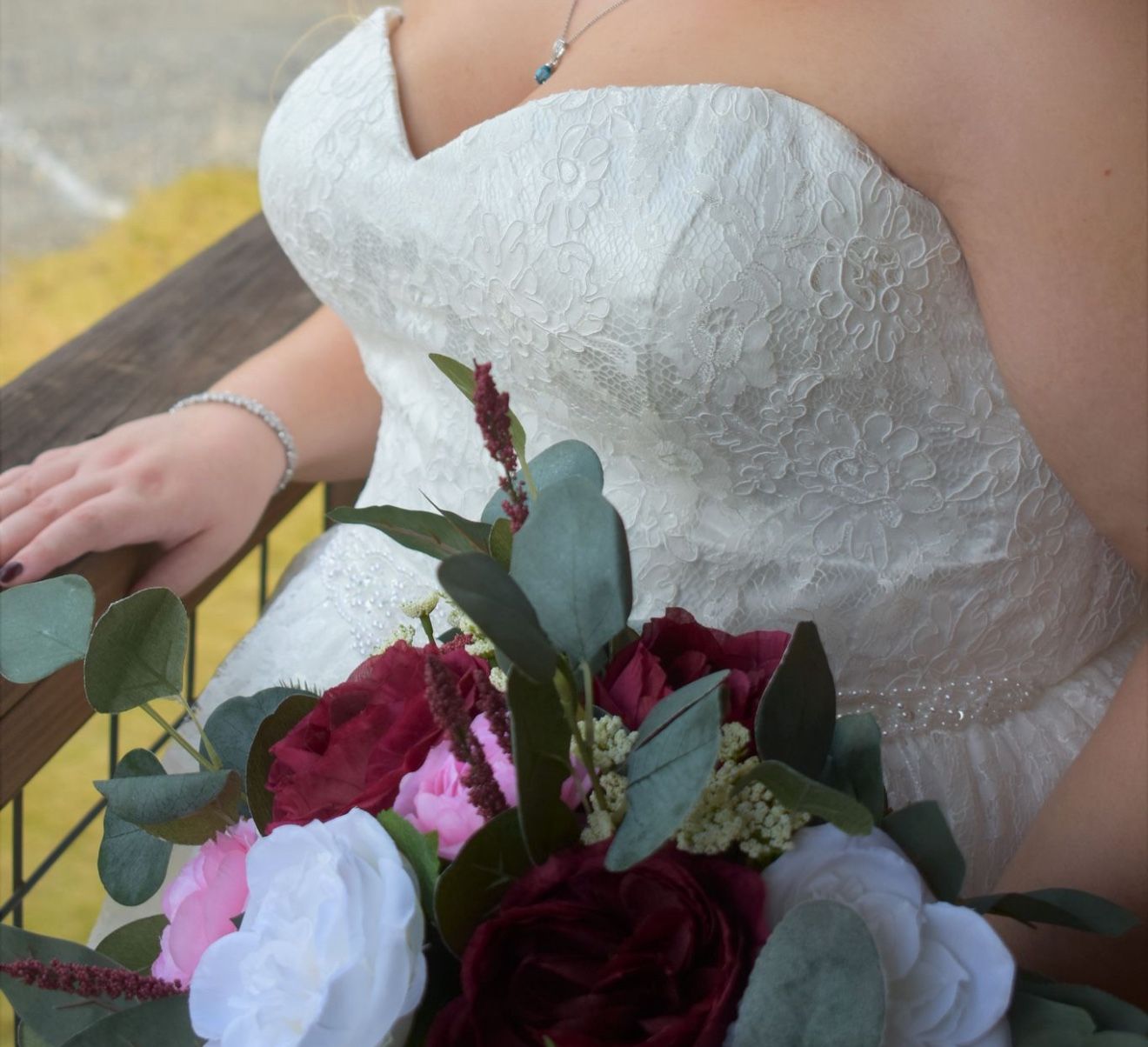 Elegant White Lace Strapless Wedding Dress