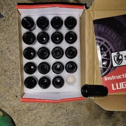 Black Lug nuts