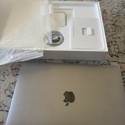$200 Apple MacBook Pro, 13 in, internal screen issues works great no External damage.