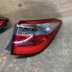 2014-2016 Toyota Corolla Right Tail Light