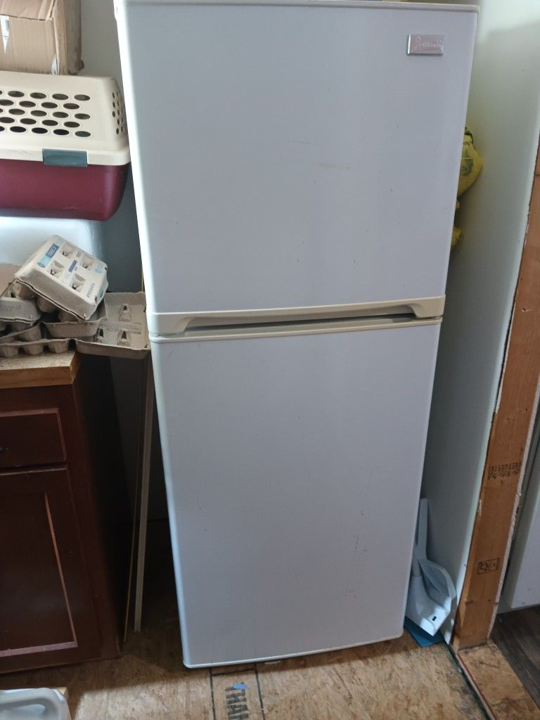 Apt Size Refrigerator 