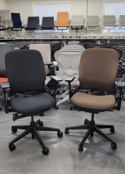 Various Like New Steelcase Leap V2 Chair