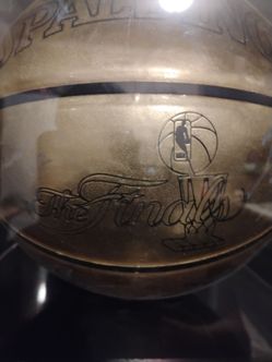 Autograph finals basketball