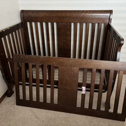 3 in 1 Crib/Toddler Bed Solid Wood - Free