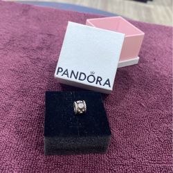 Pandora Charm Retired  (onx) 2x $ 30