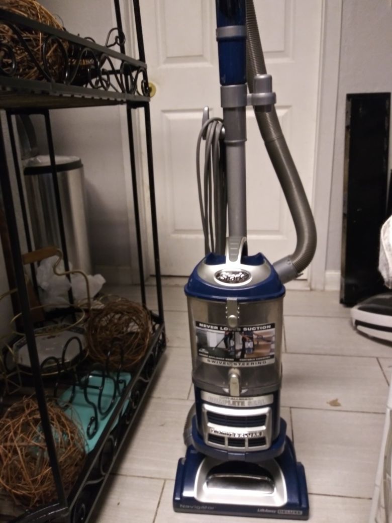 Shark Navigator Lift-Away vacuum cleaner $100