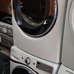 Washer And Dryer Whirlpool Set Look New 