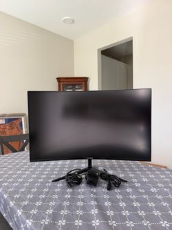 32 Inch ViewSonic Curved Monitor with Cables