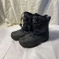 Columbia 200 Gram Boots Childrens Size 4