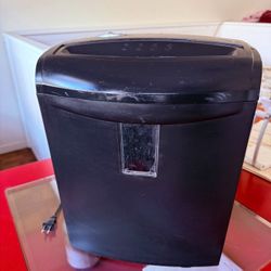 💙6 Sheets Paper Shredder💙SAFER TO SHRED UR MAIL BEFORE TRASH,Works Great💙
