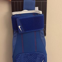 Kobe Bryant Nike Sliding Mitt – Brand New – Rare Collectible