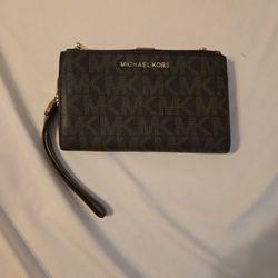 Micheal Kors Wrist Wallet