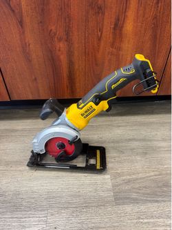Dewalt circular saw 4-1/2” DCS571