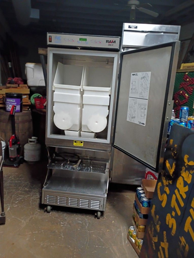 Ram 280 Food Dispenser 