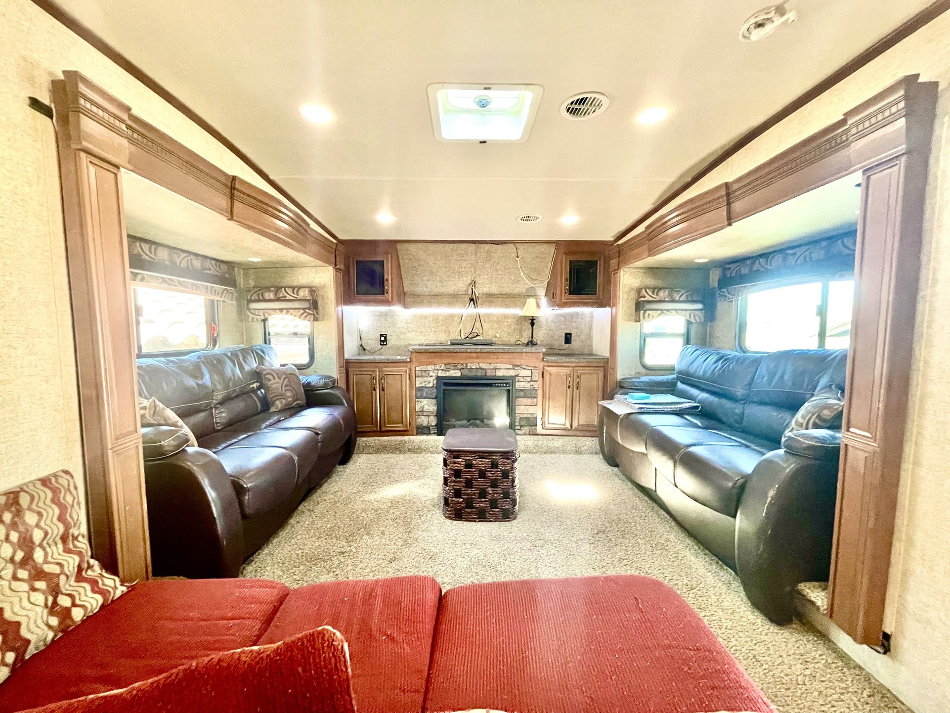 2015 Sandpiper Front Living Room.