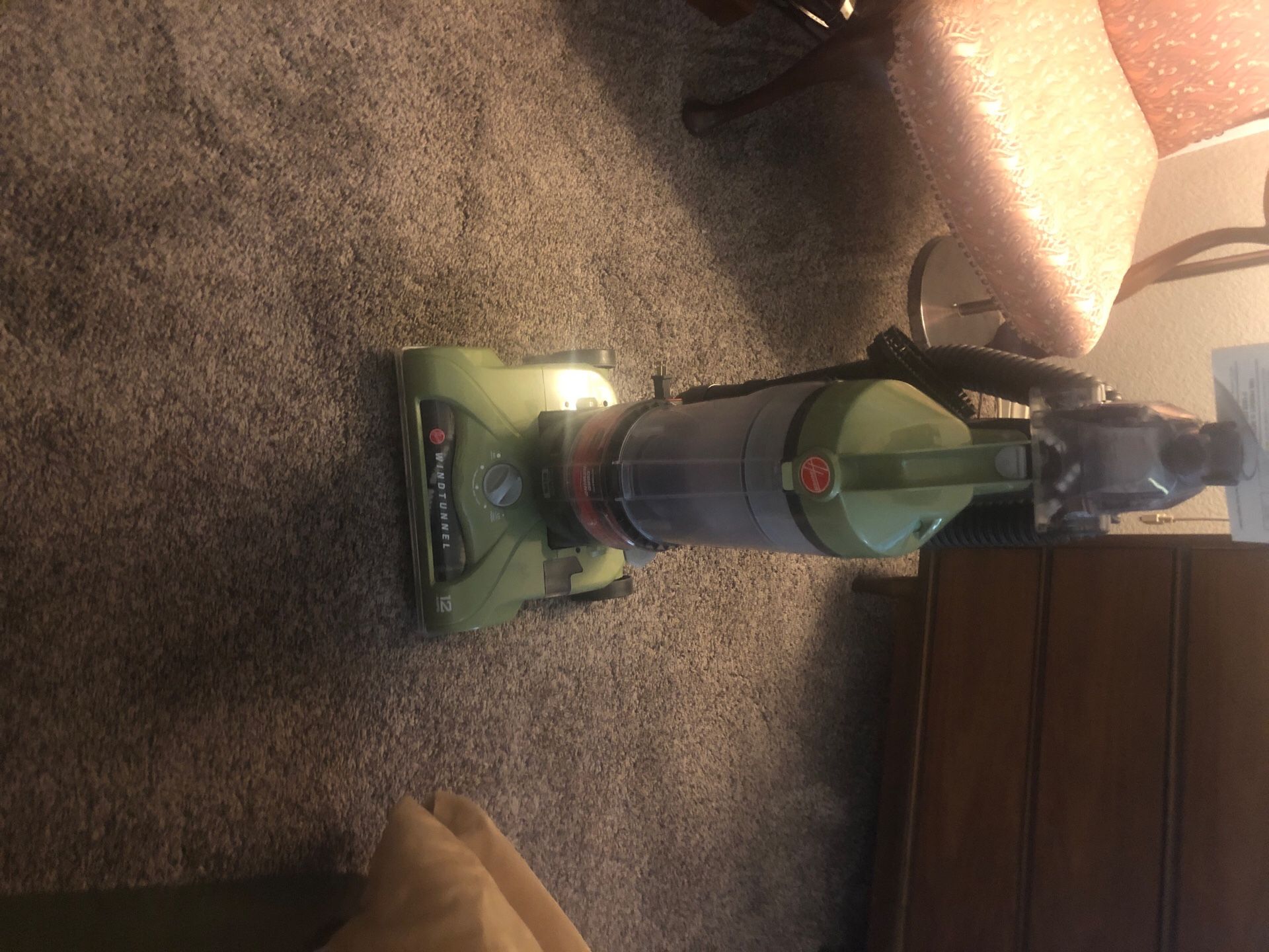 Reconditioned Hoover Wind Tunnel Vacuum