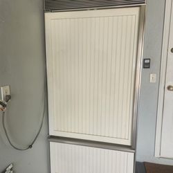 SUB-ZERO Refrigerator 
