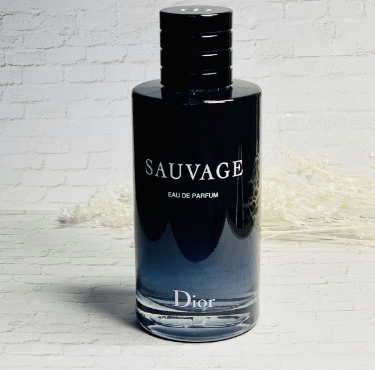 Dior Sauvage EDP 6.8oz Eau de Parfum Unbox New never use Retail $170 Fragrance Family: Earthy & Woody Scent Type: Citrus & Woods Key Notes: Ber