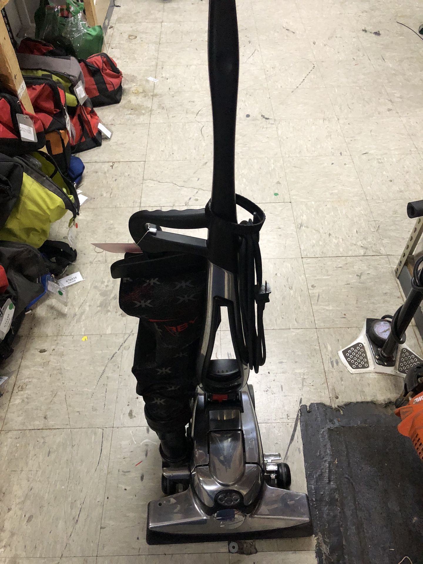 Kirby Avalir Upright Vacuum With Hose And Carpet Shampoo Extras