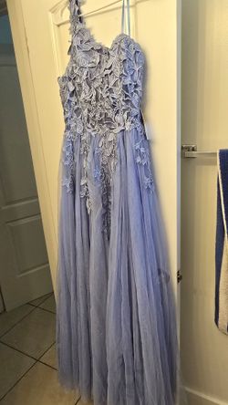 Say yes to the prom dress size 11 blue