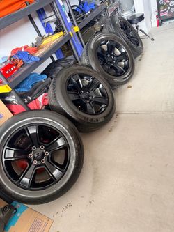 Factory Wheels and tires 275/55R20 Ram 1500