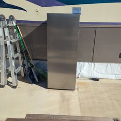 Vissani 7.1cuft Freezer Or Fridge Converts