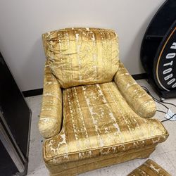 Set Of 2 Vintage Arm Chairs 