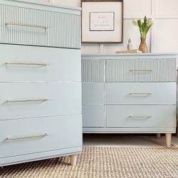 Gorgeous 2 Pc Mid Century Dresser Set