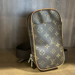 Louis Vuitton Belt Bag 