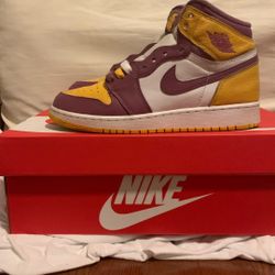Nike Jordan 1 Brother hood Size 5